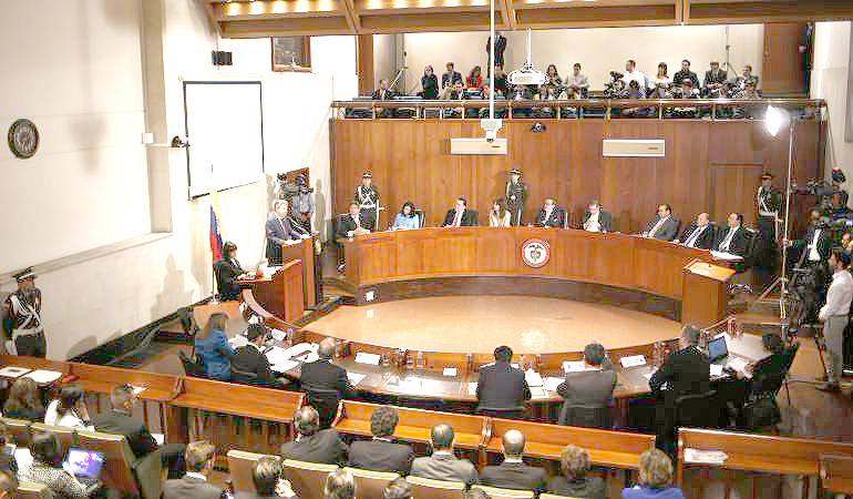 El magistrado pone de presente una serie de condicionamientos en su ponencia, que a su juicio deben cumplirse para que el Gobierno pueda convocar a un plebiscito.