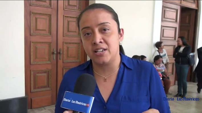Arellano afirma: “Estamos en el final de esa narcodictadura que se instauró con un discurso de paz, con un discurso de cambio, y lo que logró después de 18 años fue profundizar una hambruna, un estado totalmente sostenido por las mafias y los ilícitos internacionales. 