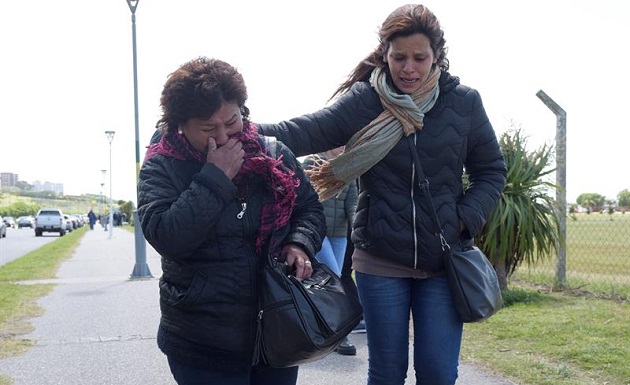 Familiares de tripulantes del ARA San Juan en Base Naval de Mar del Plata.