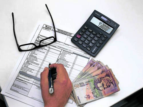 La aclaración se hizo ante las críticas que se han conocido en contra de la propuesta que se viene planteando para que el 4 x 1000 se utilice exclusivamente para las operaciones en efectivo.