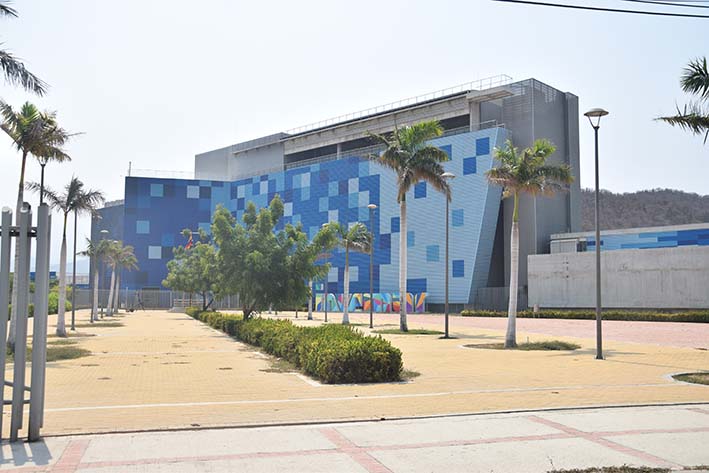 Así luce actualmente la sede principal del Instituto de Investigaciones Marinas y Costeras ‘José Benito Vives De Andréis’, ubicada en playa Salguero. Foto: Edgar Fuentes.