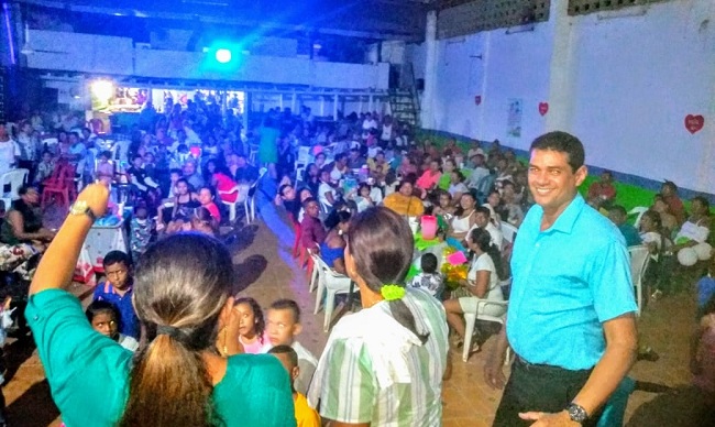 Multitudes de zoneros acompañan al candidato a la alcaldía de la Zona Bananera.