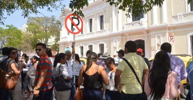 Los docentes del Distrito han amenzado con realizar una ‘operación cobro’ de no cancelarles las deudas atrasadas.