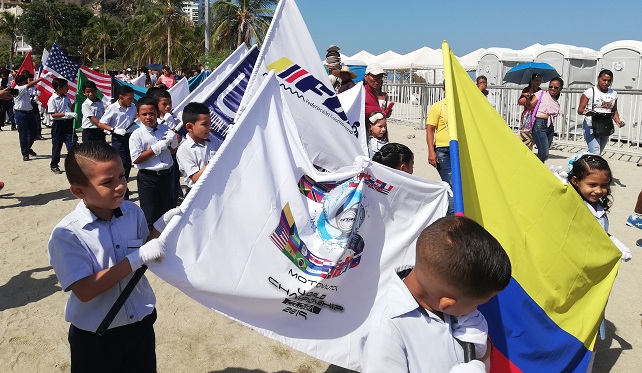 Los niños fueron protagonistas en la inauguración del Mundial de Motonáutica.