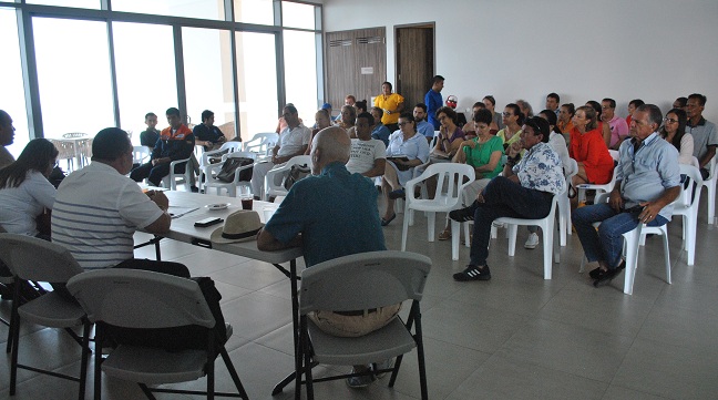 Este fin de semana los residentes, propietarios y administradores de edificios ubicados en la zona costera, se reunieron con autoridades del Distrito.