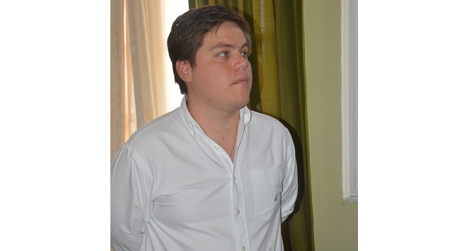 Luis Vives González, disputado.
