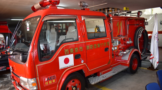 La embajada de Japón con el apoyo del Grupo Daabon, donó una nueva máquina para el Cuerpo Voluntario de Bomberos de Santa Marta  con especificaciones modernas.