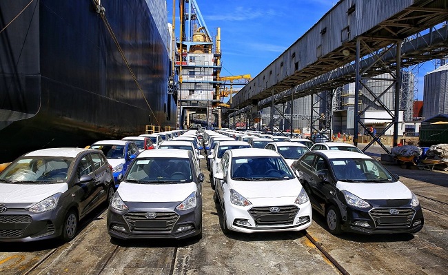 Mensualmente arribaron y siguen haciéndolo unidades procedentes de Europa e India para ser transbordadas a otros buques con destino a países de Suramérica y México, generando así mayor empleo, desarrollo y bienestar a la ciudad.
