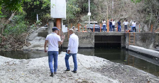 El gerente de la Empresa de Servicios Públicos de Santa Marta, Essmar, José Rodrigo Dajud, realizó un recorrido en el Paso del Mango.