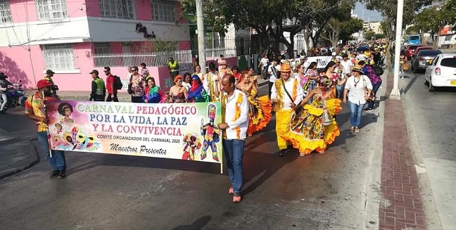 El cierre del paro por parte de Edumag, se llevó a cabo con una manifestación denominada 'Carnaval de la vida'.