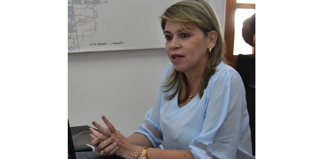 La alcaldesa Virna Johnson pidió “mano dura” para expulsar de Santa Marta a venezolanos con antecedentes.