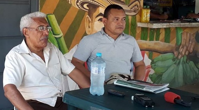 Los líderes del partido político Fuerza Alternativa del Común, Milton Toncel y Alirio Córdoba recibirán a los diputados de La Guajira, en la sesión en la vereda Pondores.