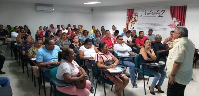 Todos los rectores de los colegios públicos y privados fueron  convocados por el secretario de Educación, Antonio Peralta, para acordar la manera de implementar el decreto distrital y enfrentar el Covid-19. 