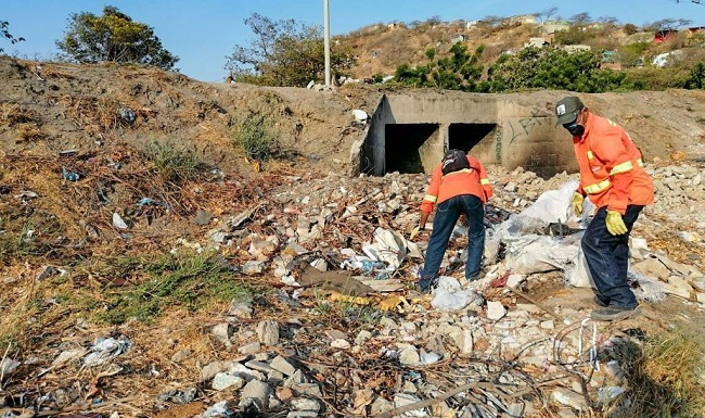 En el canal de El Pando, se retiraron 12 toneladas de sedimento y de inservibles; mientras que del canal de María Eugenia se extrajeron 4 toneladas de desechos.