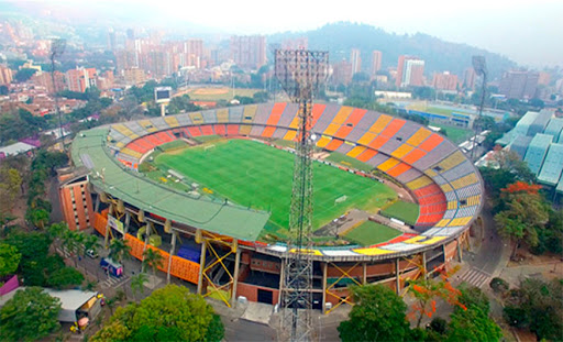 Los estadios Atanasio Girardot (Medellín) y Roberto Meléndez (Metropoliano) en Barranquilla.