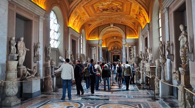 Los museos del Vaticano reabrieron al público este lunes después de un cierre de casi tres meses. Una reapertura bajo alta seguridad, aunque es poco probable que una multitud acuda allí durante varias semanas.