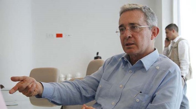Álvaro Uribe Vélez, expresidente de Colombia y actual Senador.