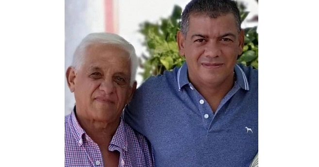 Beltrán Manuel, ‘Tan’, con Eduardo, uno de sus hijos.