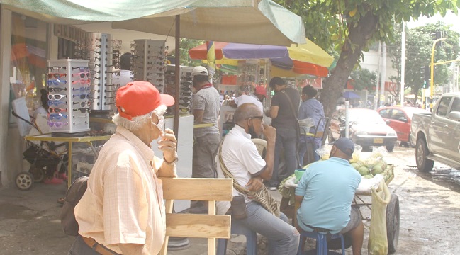 El secretario de Gobierno, Adolfo Bula, manifestó en el recinto samario que el Distrito está creando un plan para el sector informal y controlar la invasión del espacio público.
