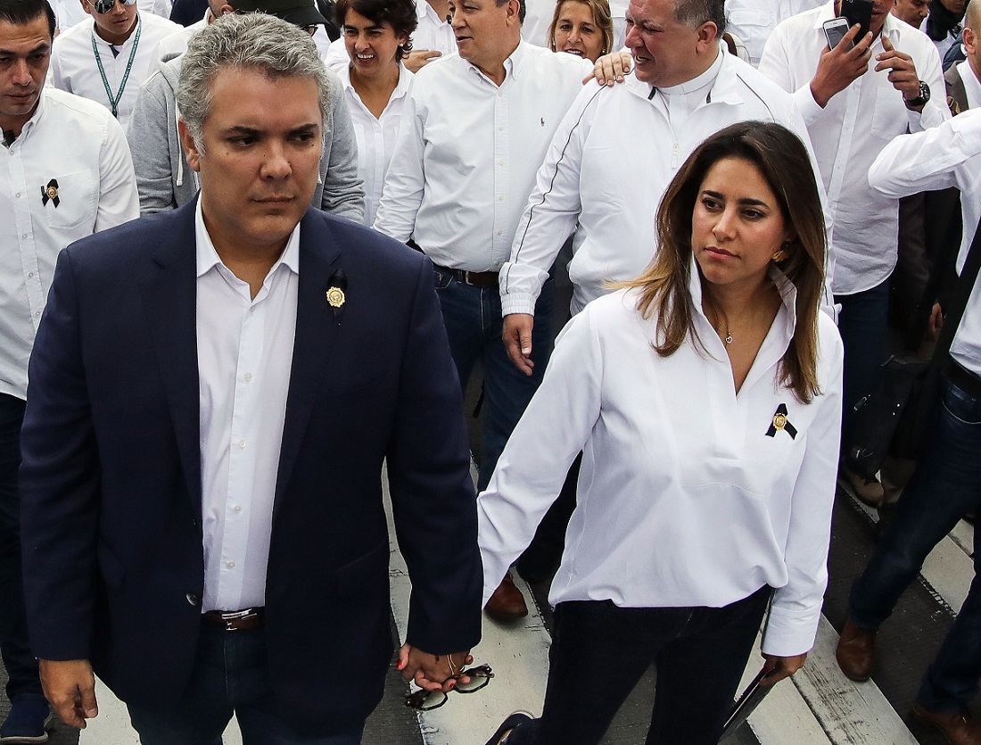 El presidente Iván Duque, reportó resultados negativos tras realizarse la prueba, luego de confirmarse el contagio de su esposa y Primera Dama, María Juliana Ruiz.