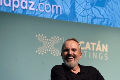 Miguel Bosé, cantante español. 