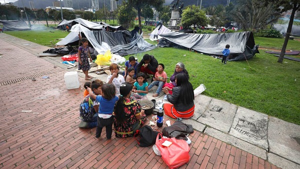 Cerca de 250 indígenas de las comunidades emberas comenzaron su retorno voluntario hacia sus resguardos en los departamentos del Chocó y Cauca.