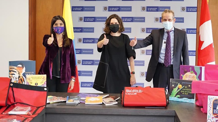 El Gobierno Nacional continúa avanzando en las acciones que permitan la reconstrucción del Archipiélago y la atención de niños y jóvenes afectados por la emergencia para que sigan con su proceso de aprendizaje.