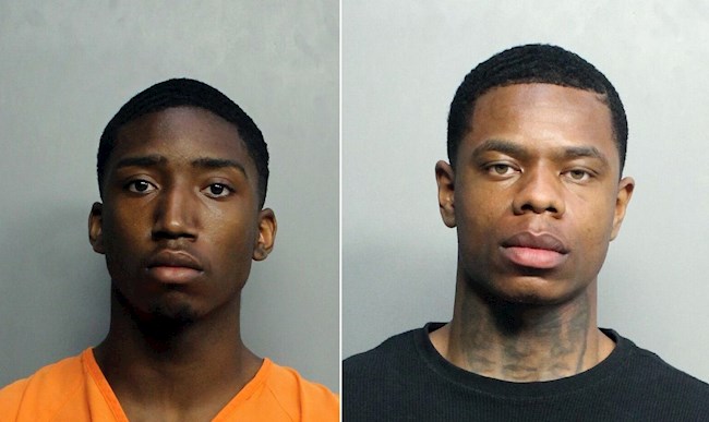 Composición de dos fotografías divulgadas por el Departamento de Correcciones y Rehabilitación de Miami-Dade (MDCR) donde aparecen Evoire Collier (i), de 21 años, y Dorian Taylor (d), de 24, ambos residentes de Carolina del Norte, quienes afrontan cargos de robo con violencia, agresión sexual, hurto menor y uso fraudulento de tarjeta de crédito, de acuerdo al expediente judicial al que Efe tuvo acceso.
