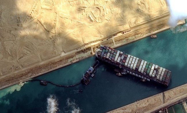 El barco encallado en el Canal de Suez. / Getty Images (Getty Images)