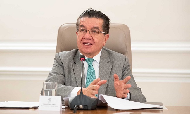 Ministro de Salud, Fernando Ruiz Gómez.