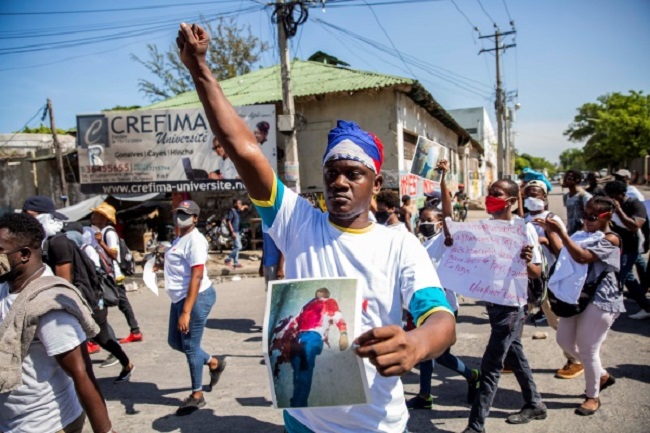 Manifestación en las calles de Puerto Príncipe, contra la inseguridad y en repudio al asesinato del presidente del Colegio de Abogados del país, Me Monferrier Dorval. EFE