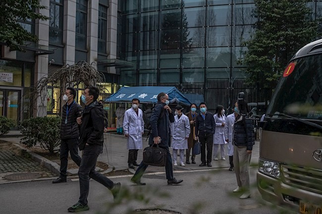 Delegación de la OMS que visitó la ciudad china de Wuhan el pasado mes de enero para investigar el origen del coronavirus causante de la pandemia de covid-19. EFE