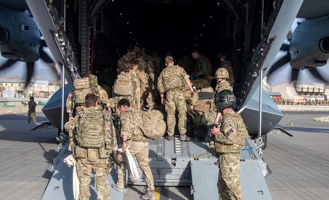 Los soldados estadounidenses se retiraron durante este lunes de tierras afganas.
