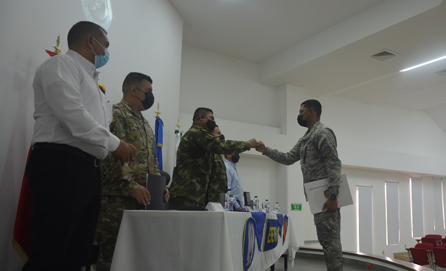 Con este nuevo proyecto, la Aviación del Ejército continúa fortaleciendo esta capacidad de entrenar y capacitar pilotos y tripulaciones de las fuerzas colombianas, así como de Ejércitos extranjeros.