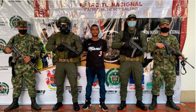Luis Rafael Muñoz Villanueva, alias ‘Titi’, capturado por tropas del Batallón de Alta Montaña en coordinación con el Grupo Gaula de la Policía Magdalena.
