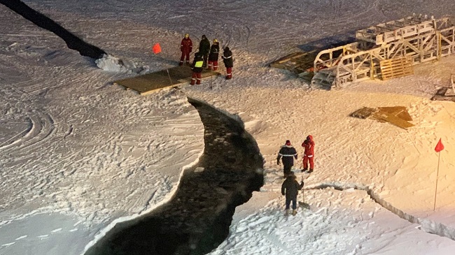 Las grietas son más comunes durante las expediciones. Foto: Pauline Snoeijs Leijonmalm