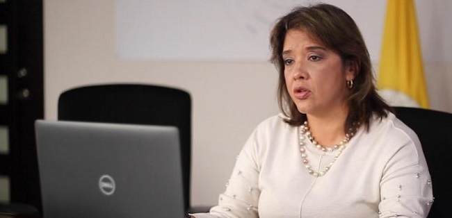 ​La ministra (e), María Andrea Godoy, destacó que el avance en vacunación es positivo, pero se deben reforzar estrategias.