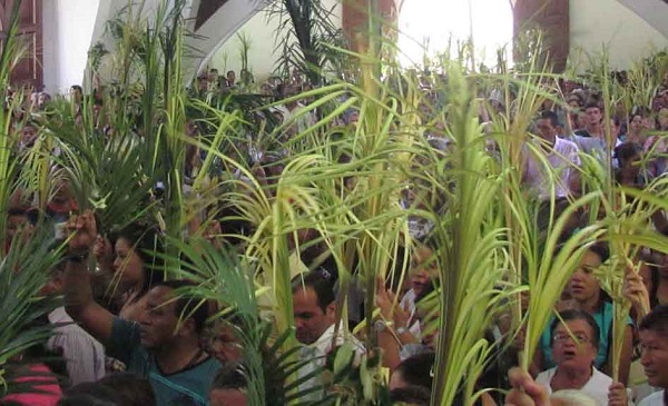 Con el Domingo de Ramos se conmemora la entrada triunfal de Jesús en Jerusalén en medio de una multitud que lo aclamó como el Mesías.