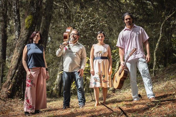 El espectáculo ‘A cuatro voces canta a Iberoamérica’ es una propuesta musical de ‘A Cuatro Voces’, un cuarteto que nació en el año 2014