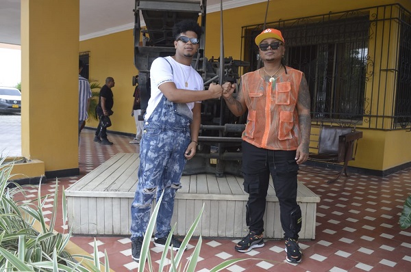 Mr Black y Keyvin Ce llegaron a EL INFORMADOR diciendo: ‘Vive tu Vida’.