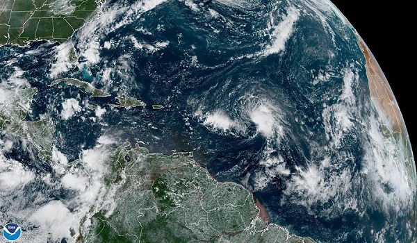 ‘Fiona’ logrará un fortalecimiento gradual de los vientos hasta llegar a tener categoría de tormenta tropical.