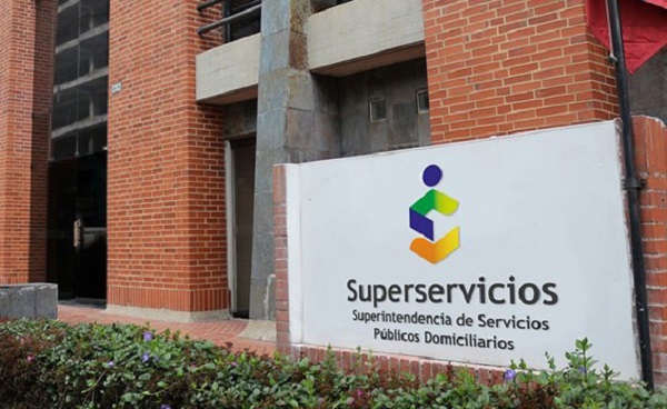 La Superintendencia de Servicios Públicos Domiciliarios impuso multas por 13.118 millones a 18 empresas de energía y gas combustible por incumplir normas.