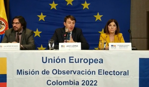 Javi López, junto con otros miembros de la Misión de Observación Electoral de la Unión Europea.