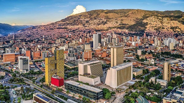 Son 34 artículos que permiten darle a Medellín competencias, facultades y recursos normativos para que sea una entidad autónoma.
