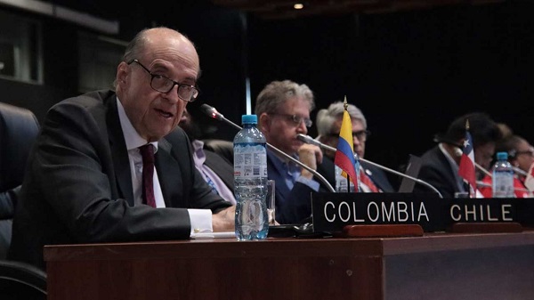 Álvaro Leyva Durán, canciller colombiano durante su intervención en la primera sesión de la 52 Asamblea General de la OEA.