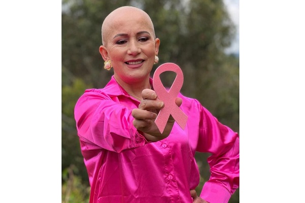 Flor Marina Gómez Vargas, mamá de Egan Bernal; quien recibió acompañamiento por parte de la Fundación Corazón Rosa después de ser diagnosticada con cáncer de mama.