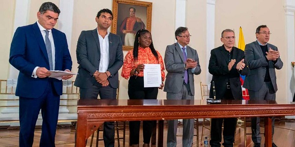 El Ministerio de Igualdad y Equidad se plantea como un organismo principal del sector central de la Rama Ejecutiva en el orden nacional.