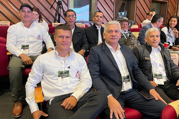 Delegados principales del Comité Departamental del Magdalena en el 90 Congreso Nacional de Cafeteros.