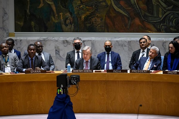 El secretario general, António Guterres mientras habla junto al presidente de turno del Consejo, el indio Subrahmanyam Jaishankar.
