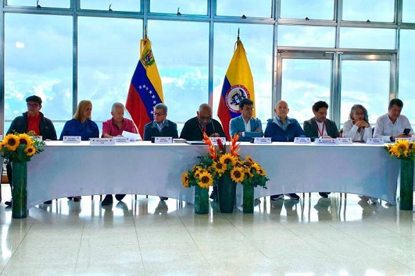Las delegaciones de paz del Gobierno de Colombia y del Ejército de Liberación Nacional, ELN, retomaron sus conversaciones en Caracas.